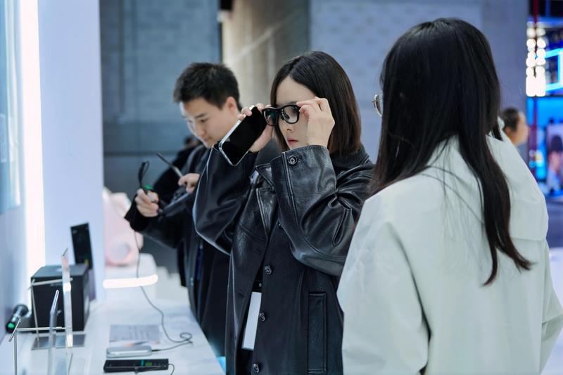  雷鸟创新AWE 2026三重惊喜；X3 Pro获奖，蝙蝠侠款首秀，智慧生活应用落地。 IT技术 雷鸟创新AWE 2026三重惊喜；X3 Pro获奖，蝙蝠侠款首秀，智慧生活应用落地。 IT技术