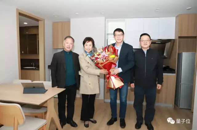 从学术巅峰到产业深耕:一位AI大牛的完整技术进化论 IT技术 从学术巅峰到产业深耕:一位AI大牛的完整技术进化论 IT技术 从学术巅峰到产业深耕:一位AI大牛的完整技术进化论 IT技术