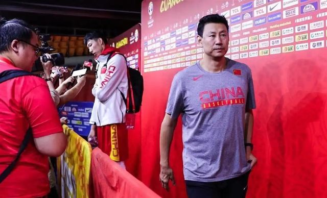 CBA默契球事件深度复盘：利益博弈下的职业底线与更衣室失控 体育新闻